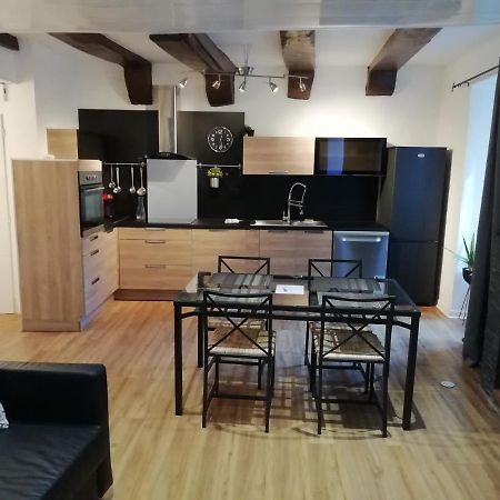 Charmant Appartement Plein Centre Auray Bagian luar foto