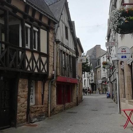 Charmant Appartement Plein Centre Auray Bagian luar foto
