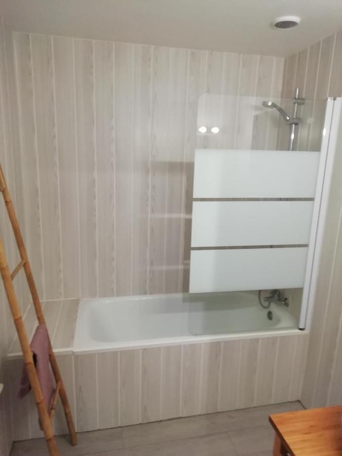 Charmant Appartement Plein Centre Auray Bagian luar foto