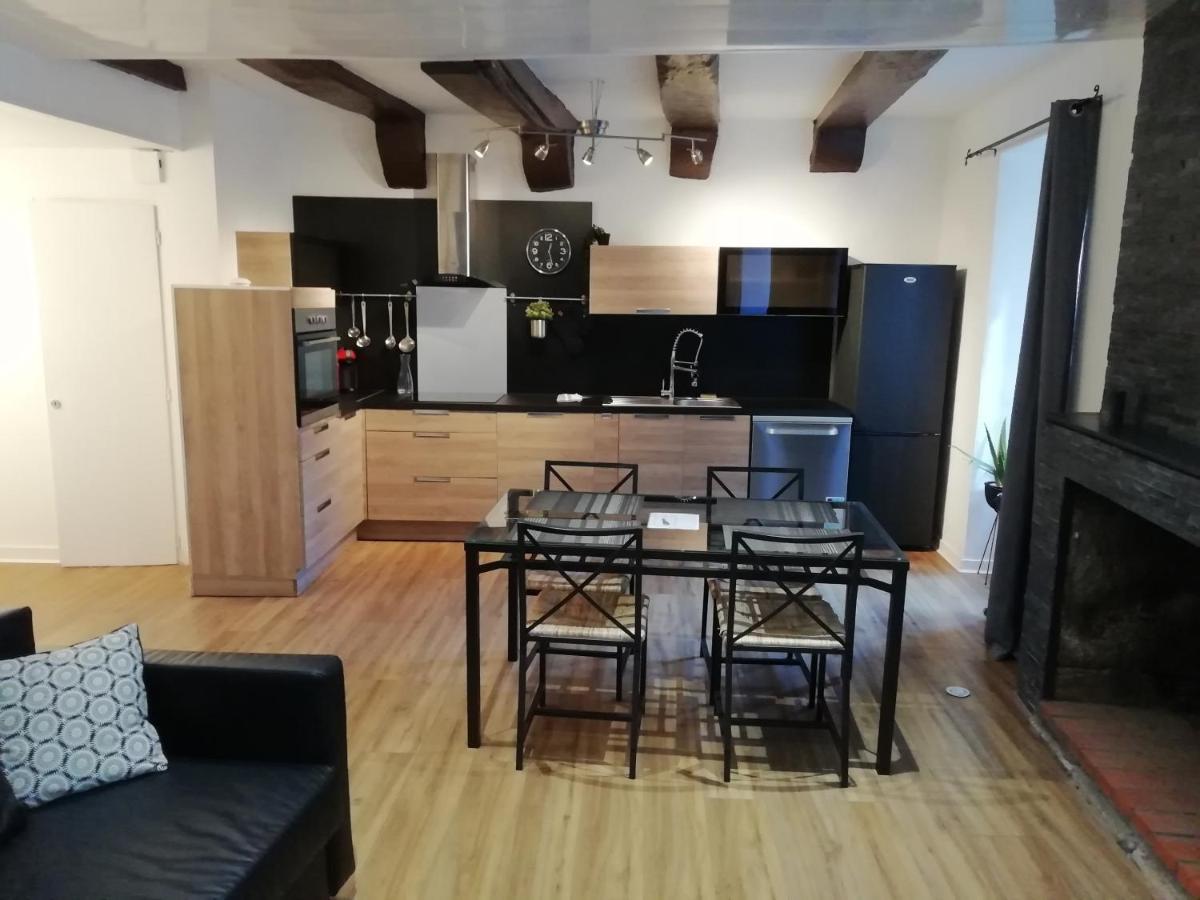 Charmant Appartement Plein Centre Auray Bagian luar foto