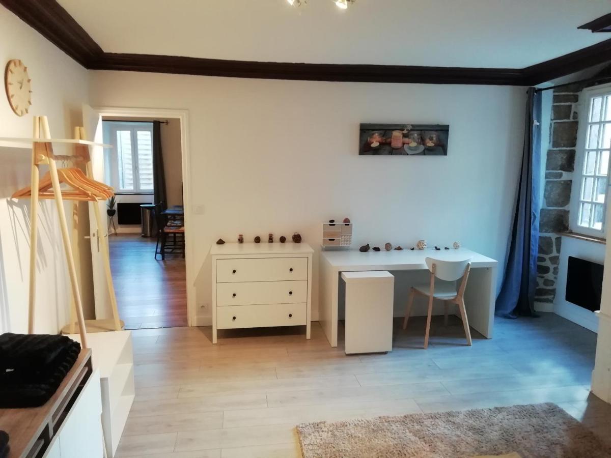 Charmant Appartement Plein Centre Auray Bagian luar foto
